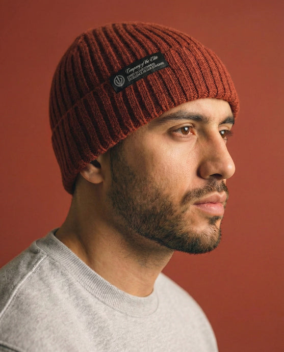STAPLE BEANIE - RUST